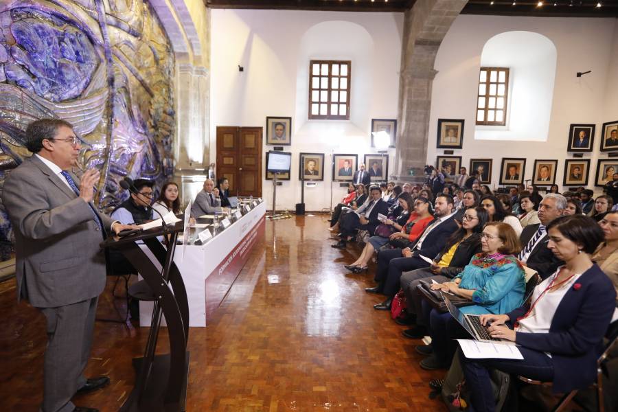 SEP realiza mesas de diálogo sobre formación socioemocional de jóvenes