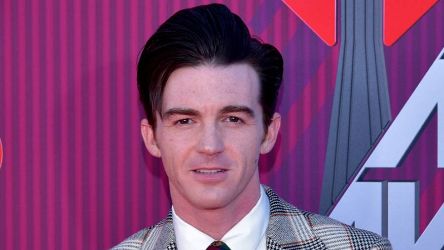 Con chistes y memes explican a Drake Bell qué son los sopes