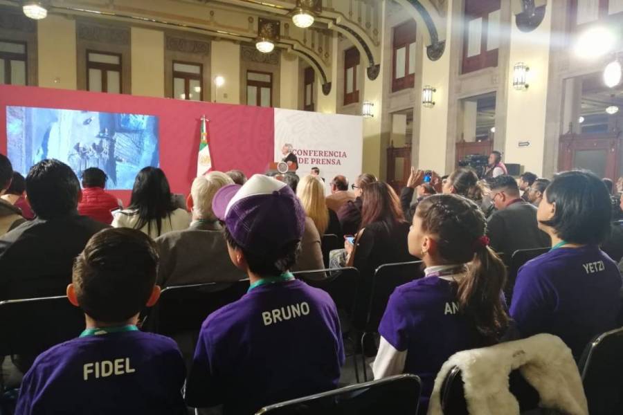 Reclaman niños de Veracruz a AMLO, no darles la palabra en la mañanera