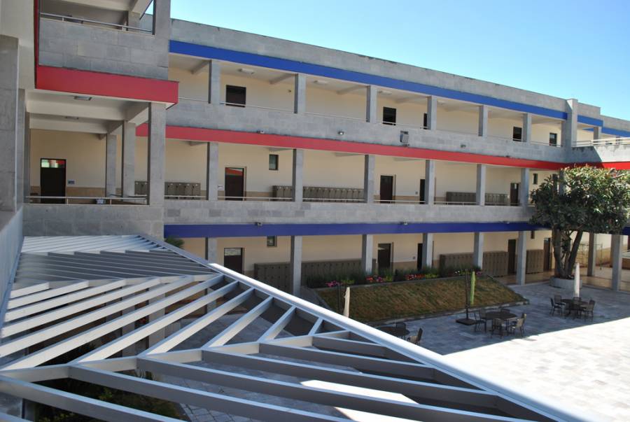 Realizan operativo en Colegio Americano tras amenaza de tiroteo