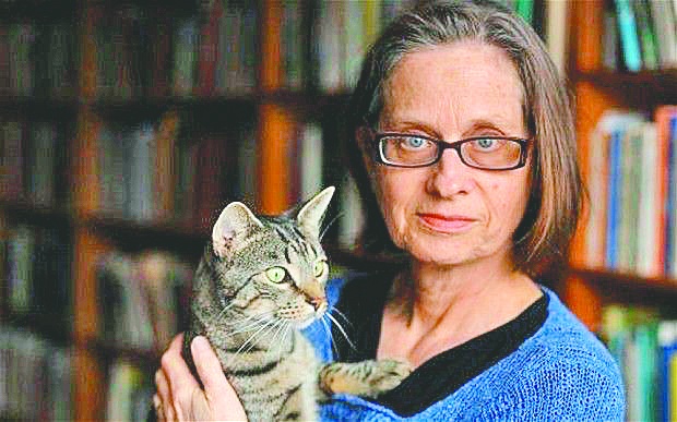 Almadía festeja 15 años en Minería con inéditos de Lydia Davis