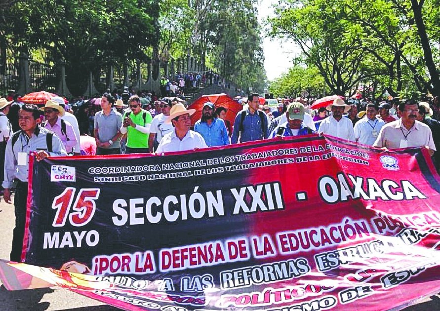 CNTE continúa hostigando a los maestros en Oaxaca 