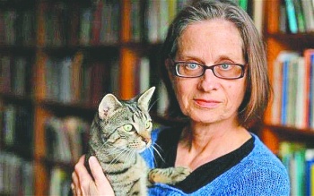 Almad&iacute;a festeja 15 a&ntilde;os en Miner&iacute;a con in&eacute;ditos de Lydia Davis