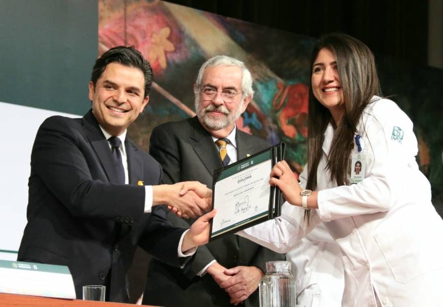Compromete IMSS aumento de médicos especialistas