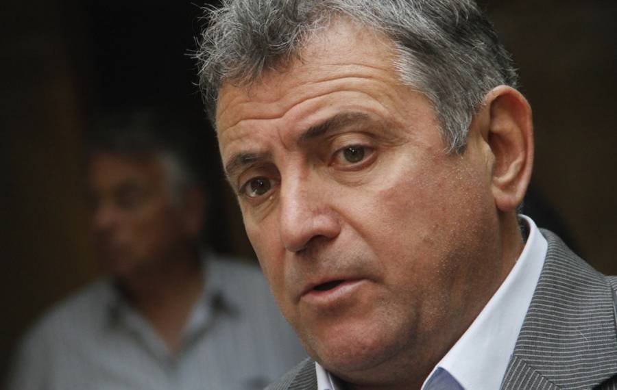 La FIFA inhabilita a ex presidente de la Asociaci&oacute;n Uruguaya por un a&ntilde;o