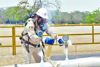 Pemex reporta mayor producci&oacute;n de crudo y gasolina 