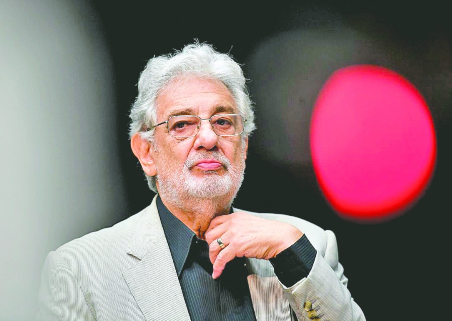 En Tequila hacen teatro en honor a Domingo y en España lo vetan