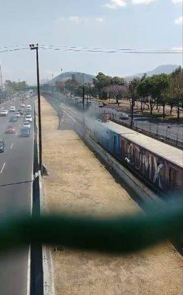 Se incendia tren del metro en estación Guelatao de la Línea A