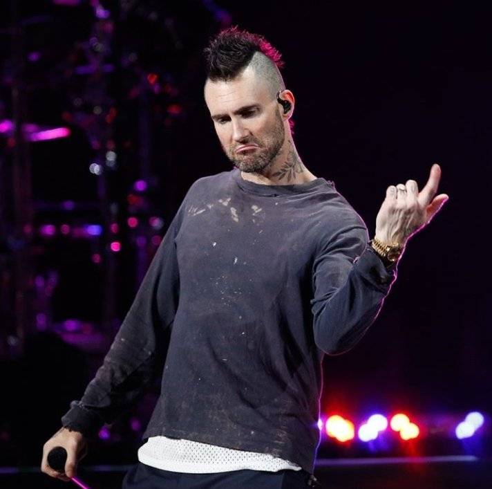 Adam Levine abandona escenario de Viña del Mar