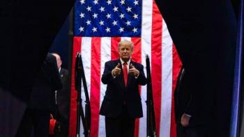 Analiza Trump cerrar frontera con M&eacute;xico por coronavirus