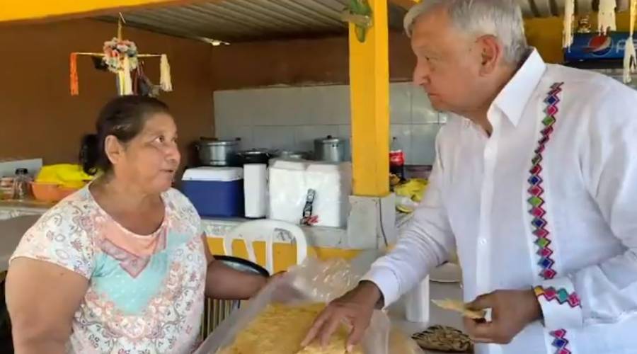 Tras negativa en mitin, reconocen la labor de AMLO