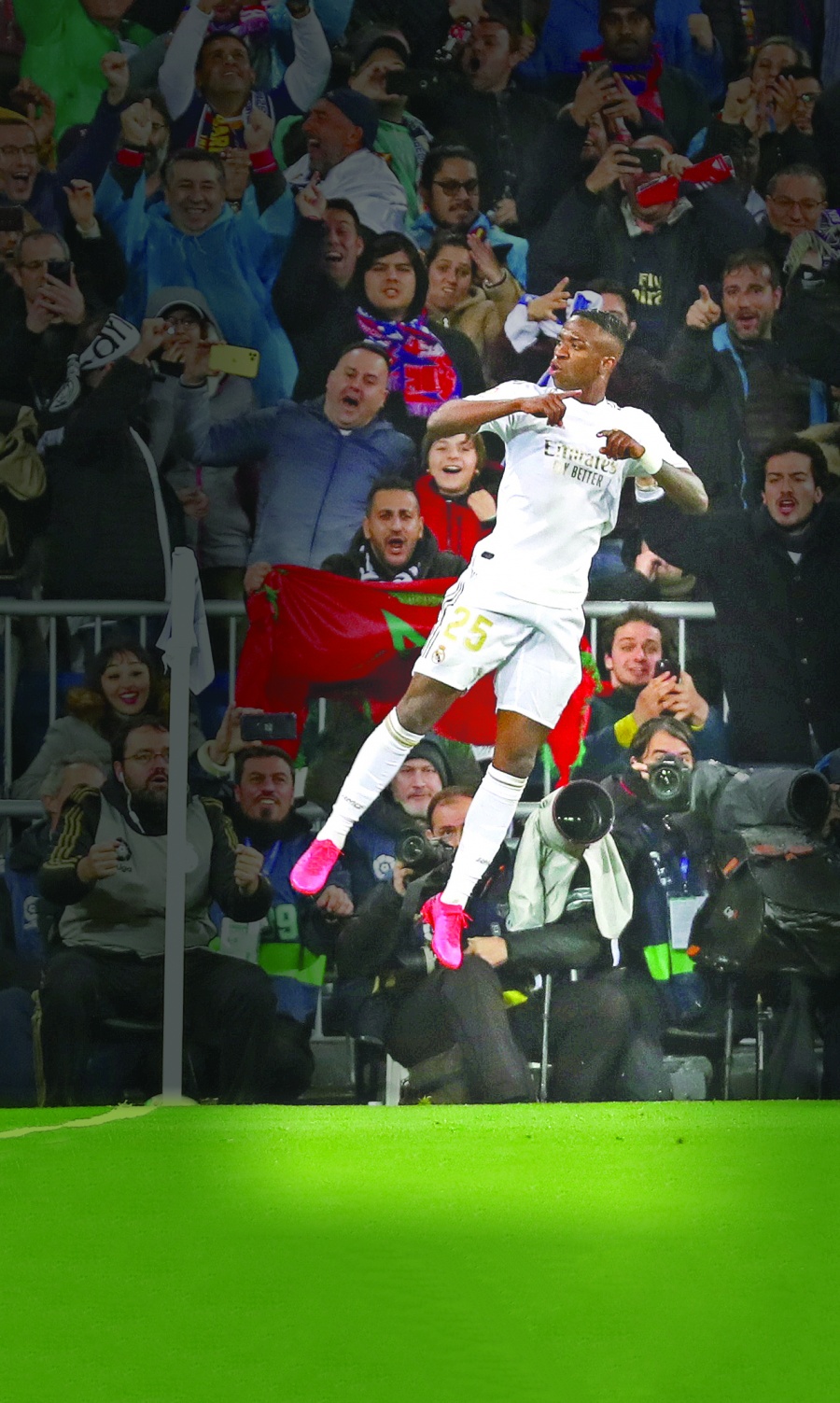 Real Madrid derrota y le quita el liderato al Barcelona