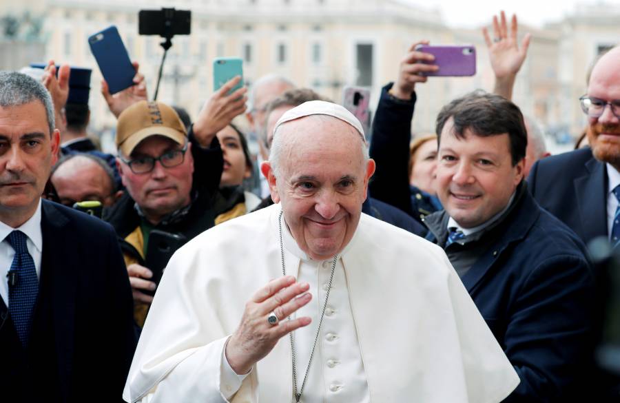 Papa Francisco anuncia que no participar&aacute; en el retiro de Cuaresma