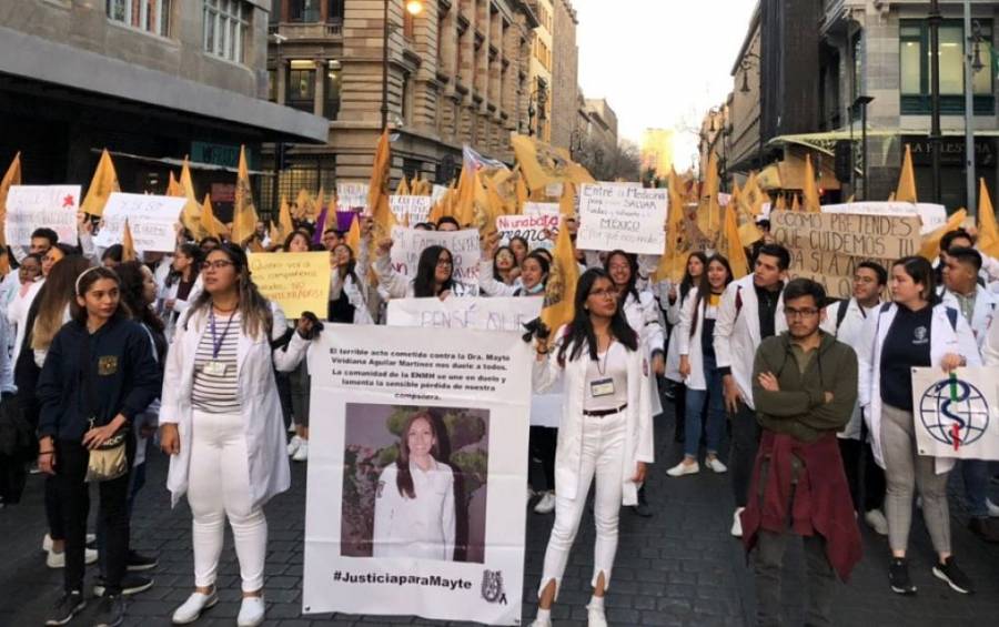 Estudiantes en CDMX marchan por asesinato de compañeros en Puebla