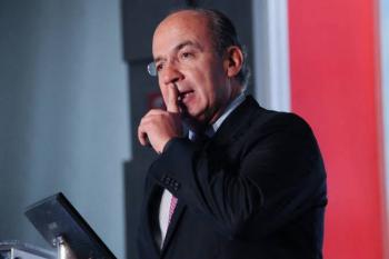 Desmienten a tenor que increp&oacute; a Calderon en vuelo