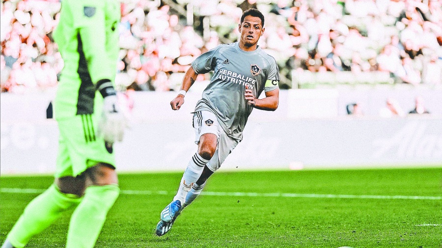 “Chicharito” considera que gobierno de AMLO va “para atrás”