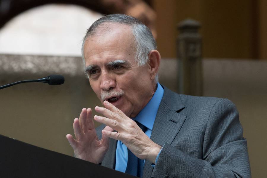 Dice Romo que no renunciar&aacute; pese a investigaci&oacute;n por conflicto de inter&eacute;s