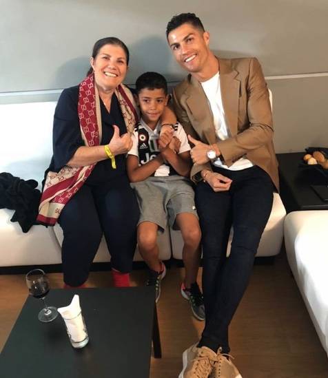 Madre de Cristiano Ronaldo sufre accidente cerebrovascular