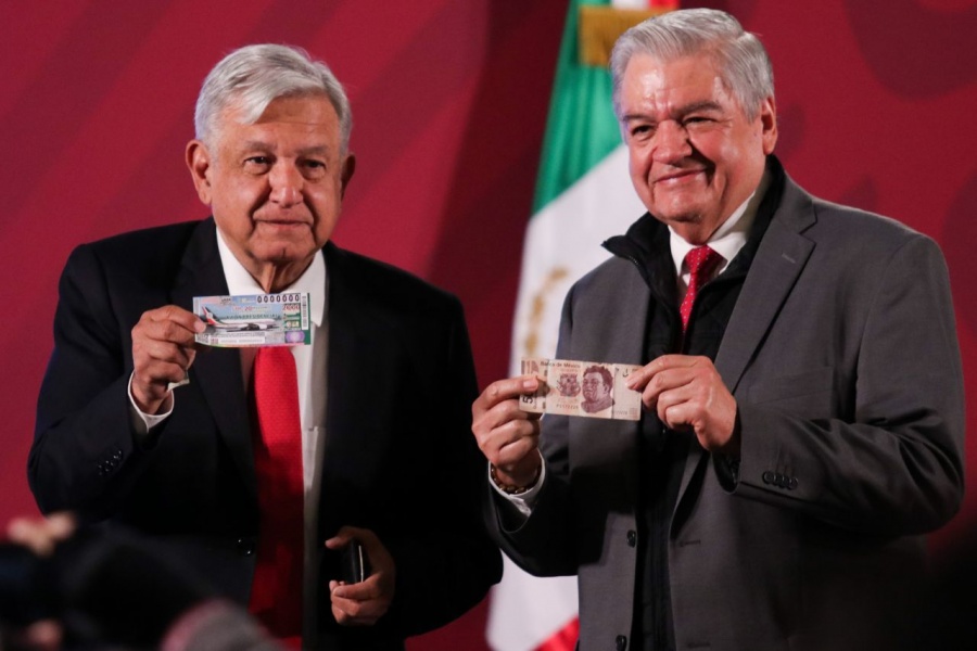 …Y compra el primer “cachito” para el sorteo