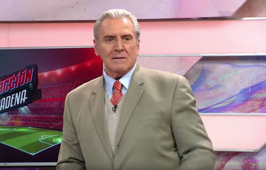 Carlos Albert explota contra “Chicharito” por hablar de AMLO
