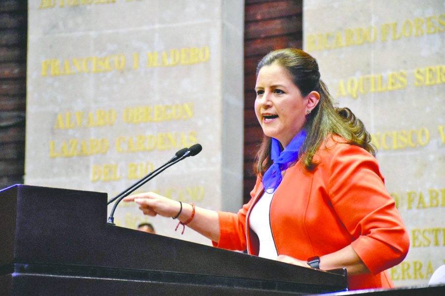 “Sí hay desigualdad en hacer política, te exigen más”: Martha Tagle 