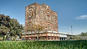 Convocan a di&aacute;logo en FFyL de la UNAM para levantar paro   
