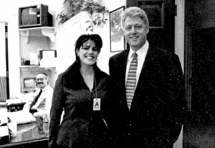 “Relaci&oacute;n sexual con Lewinsky  fue para mitigar las presiones”