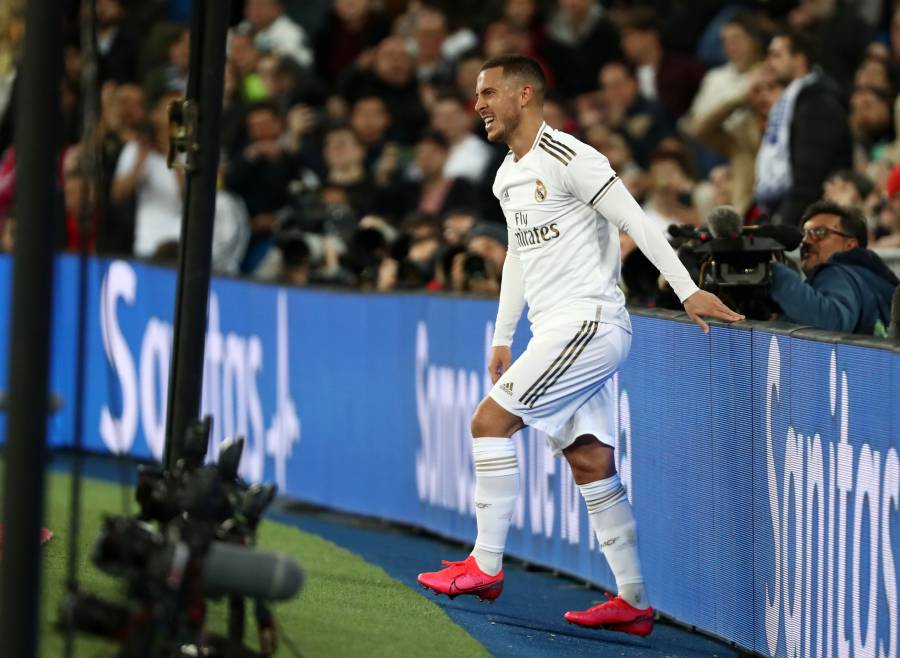 Operan con éxito a Eden Hazard