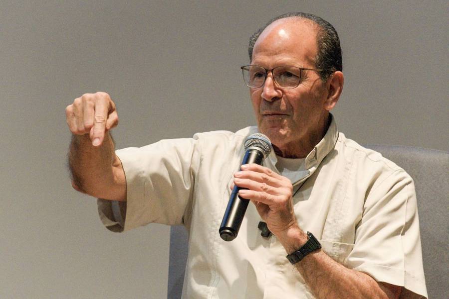 Padre Solalinde arremete contra Frida Guerrera: ¿Qui&eacute;n te financia?