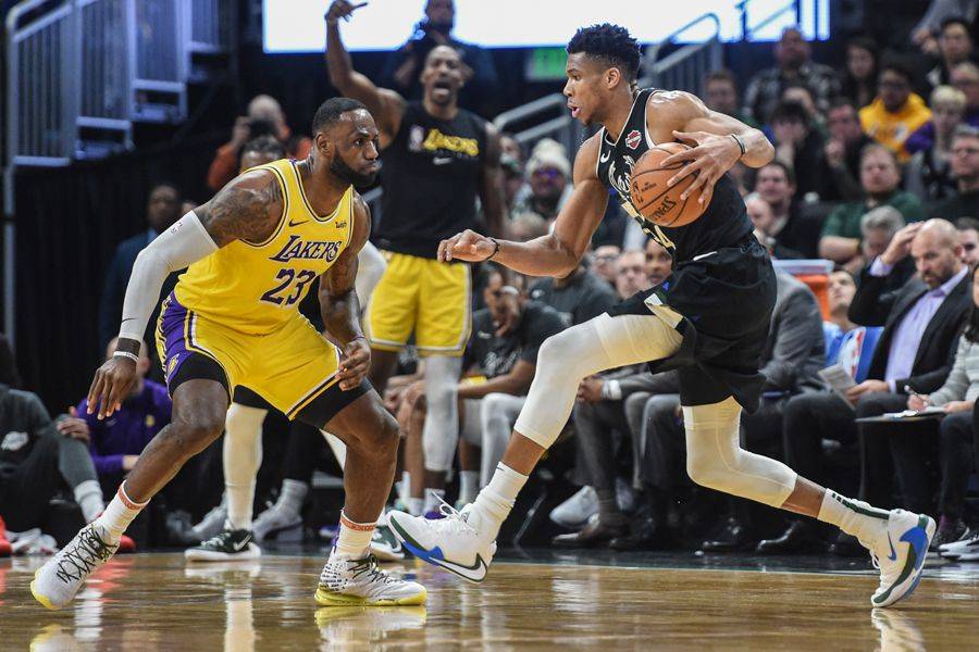 Lakers buscará despejar dudas ante Milwaukee Bucks