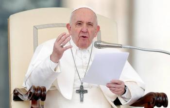 Papa Francisco dar&aacute; misa dominical en video por coronavirus