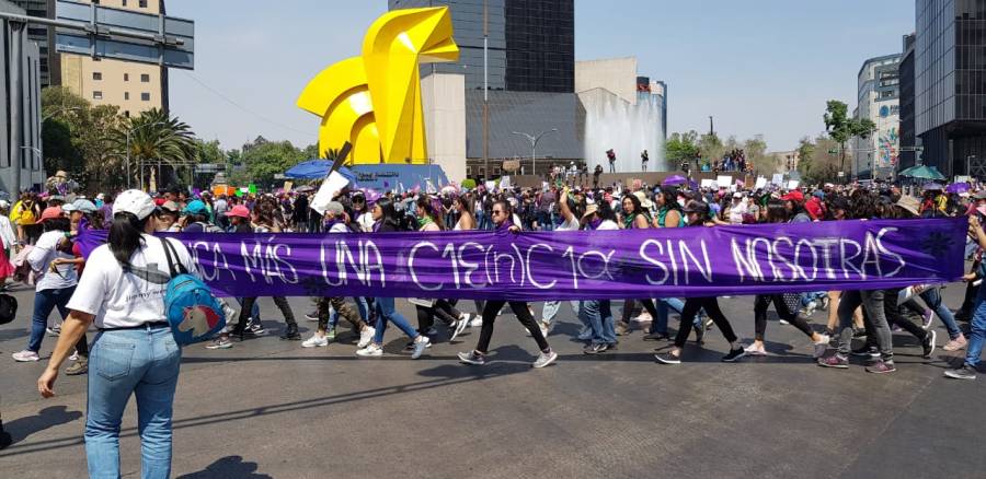 Artistas, periodista y activistas participaron en la marcha del 8 de marzo