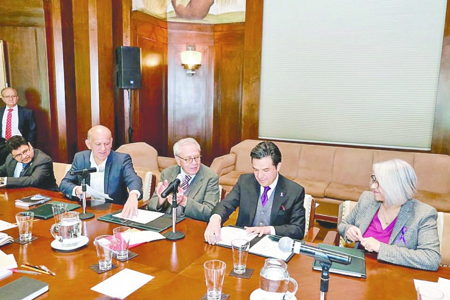 IMSS e INSABI firman convenio para brindar atenci&oacute;n a la poblaci&oacute;n sin seguro social