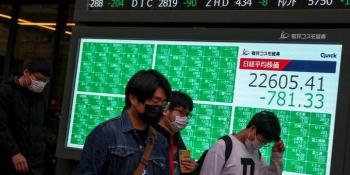 La Bolsa de Tokio se desplom&oacute; 5.07 por ciento