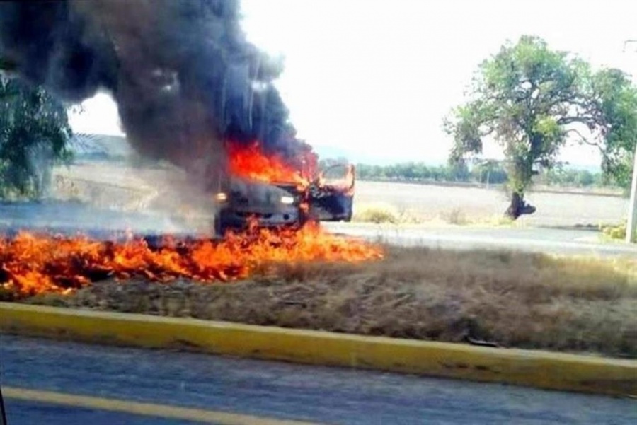 Registra Guanajuato bloqueos y quema de autos 