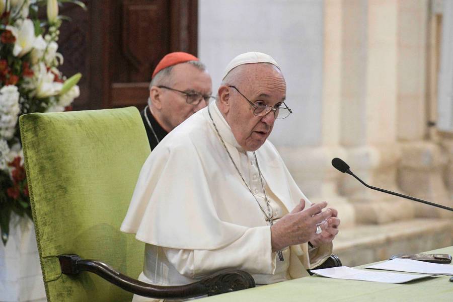 Papa insta a sacerdotes visitar a enfermos de coronavirus