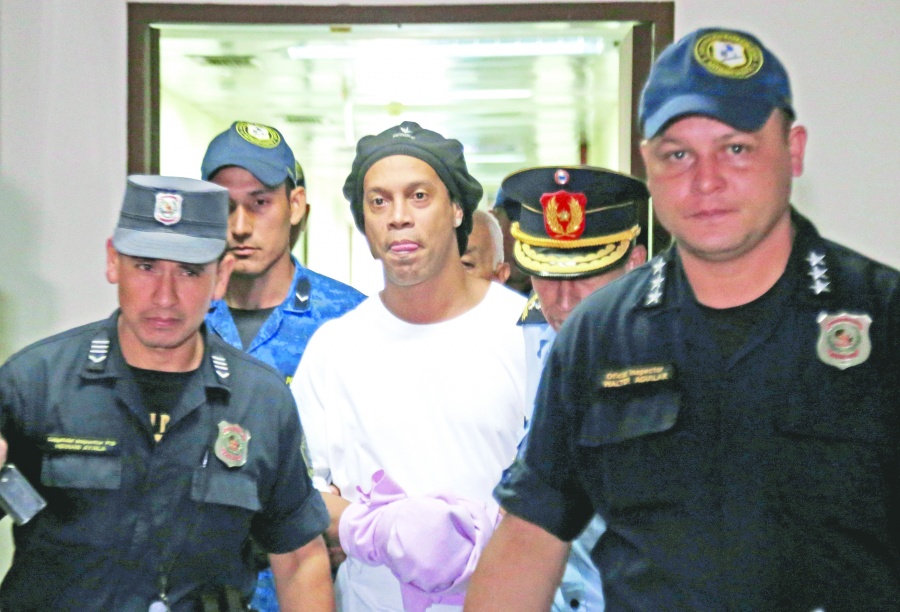 Niegan a “Dinho” prisión domiciliaria en mansión