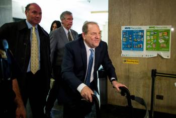 Abogados de Weinstein buscan pena de cinco a&ntilde;os de prisi&oacute;n