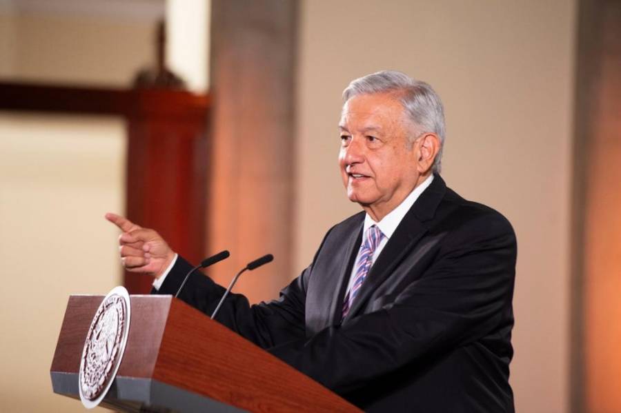 Exhibe AMLO a diputados que votaron contra el Estado de bienestar