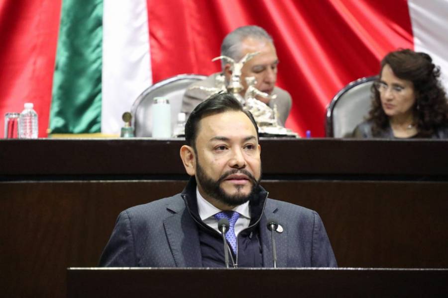 HACER JUSTICIA A ELEMENTOS DE FUERZS ARMADAS A TRAVÉS DE ASCENSOS Y RECOMPENSAS: HÉCTOR SERRANO