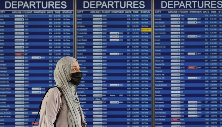 Virus llega al cielo y golpea aerolíneas