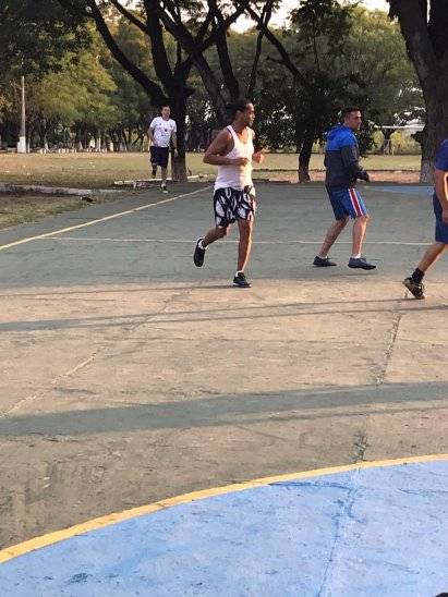 Ronaldinho echa la cascarita en la cárcel