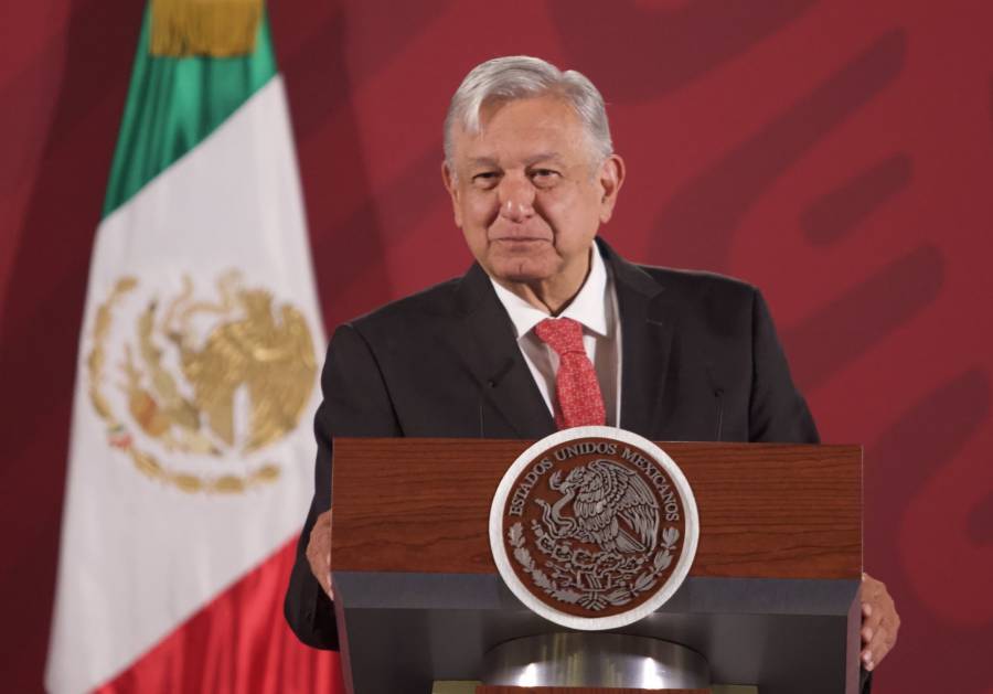 Circula video en el que AMLO rechaza usar gel antibacterial