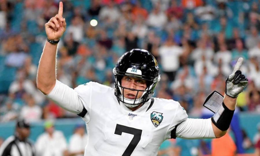 Nick Foles firma con Chicago Bears