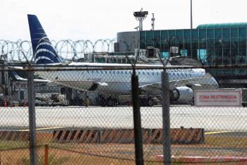 Colombia suspende arribo de vuelos internacionales