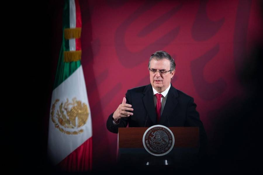 Se analizan opciones para nuevos filtros a vuelos provenientes de Europa: Ebrard