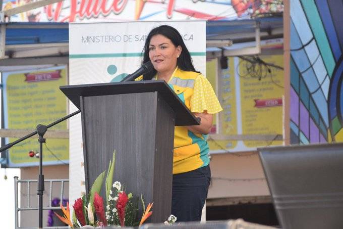 Ministra de Salud de Ecuador renuncia por coronavirus