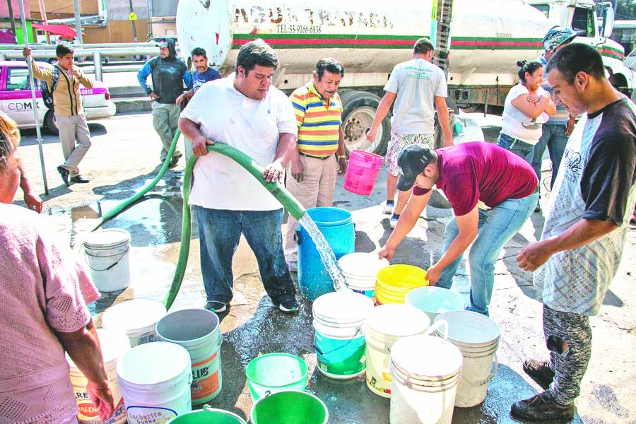 Con pipas, CDMX busca garantizar suministro de agua a alcaldías