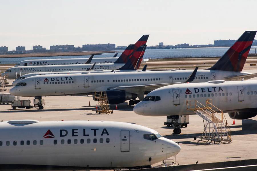 L&iacute;neas a&eacute;reas del mundo paralizan vuelos por pandemia