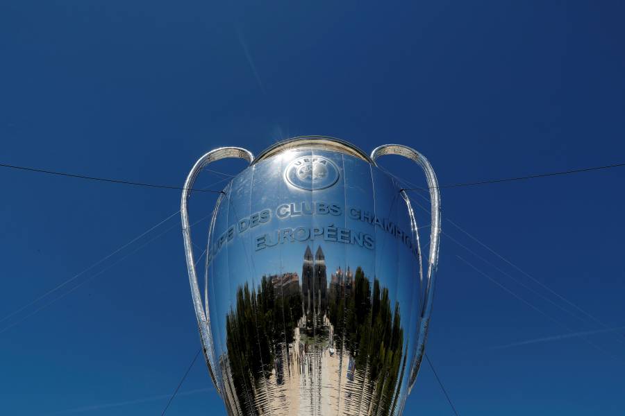 UEFA aplaza finales de la Champions League y Europa League